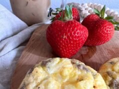 (4 Ingredients) Egg and Sausage Muffins