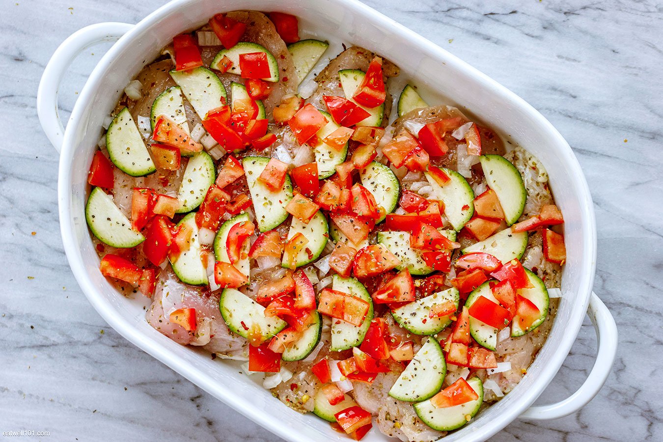 Mediterranean Chicken Zucchini Bake - homemestic.com