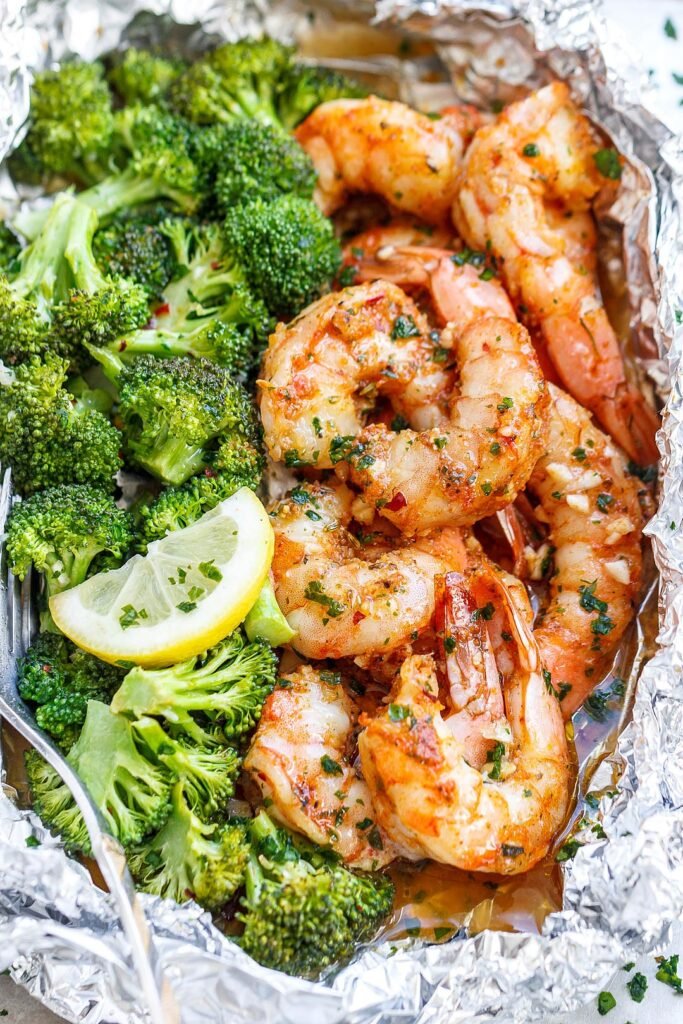 Baked Shrimp and Broccoli Foil Packs with Garlic Lemon Butter Sauce ...